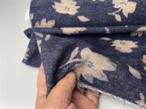 Hør / viscose - blomster på flot og rustik blå bund